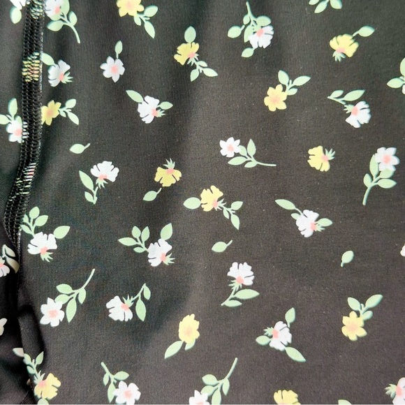 PINK Victoria's Secret Ultimate Featherweight Floral Mesh Panel Leggings Size M - Picture 7 of 15